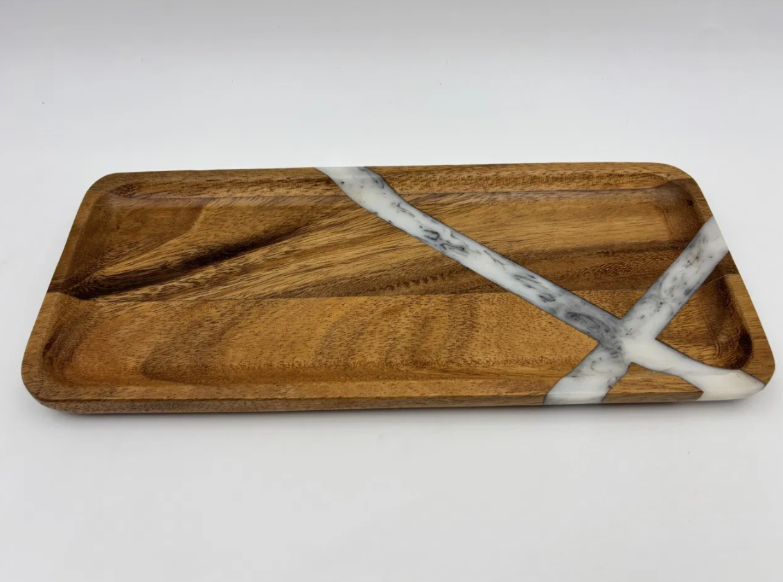 Elegant Acacia Wood & Resin Serving Platter – Stylish Entertaining & Tabletop Presentation