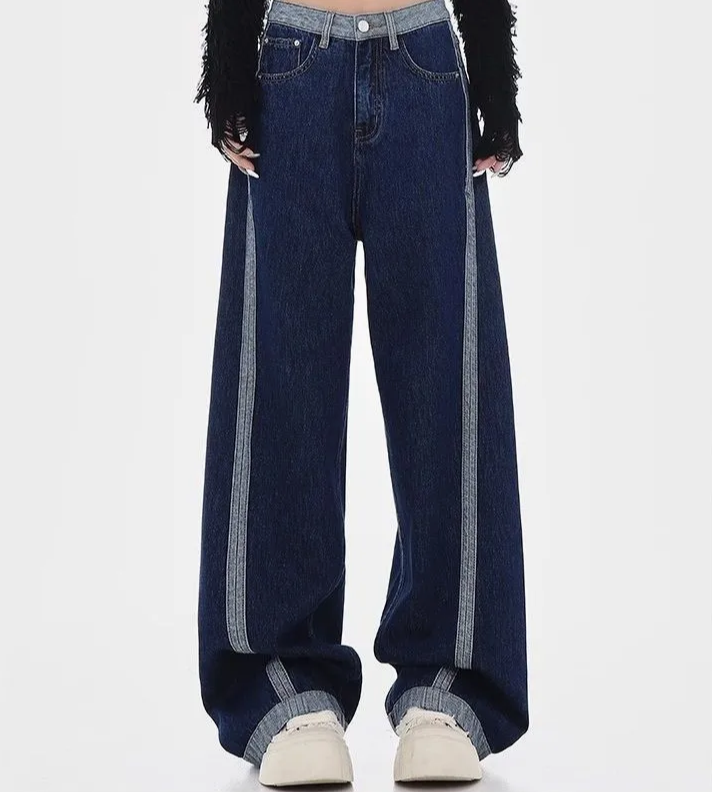 Stylish Bootcut Jeans – Flattering Fit for All Body Types